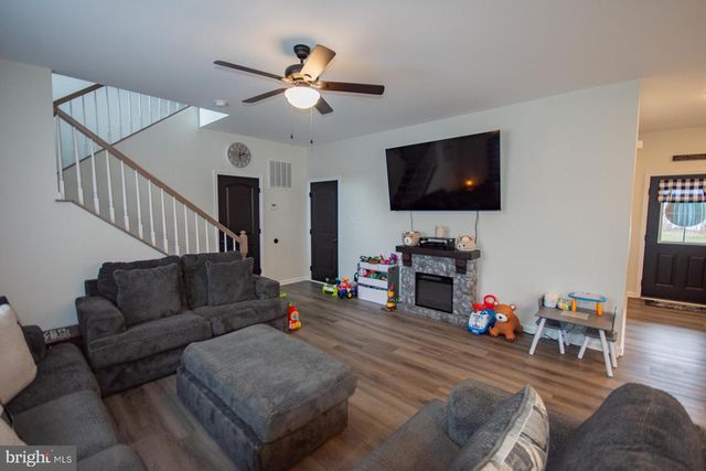 90 LARIMAR LN, Inwood, WV 25428