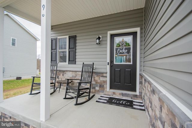 90 LARIMAR LN, Inwood, WV 25428