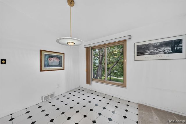 1245 Derby Road 7, Birmingham, MI 48009