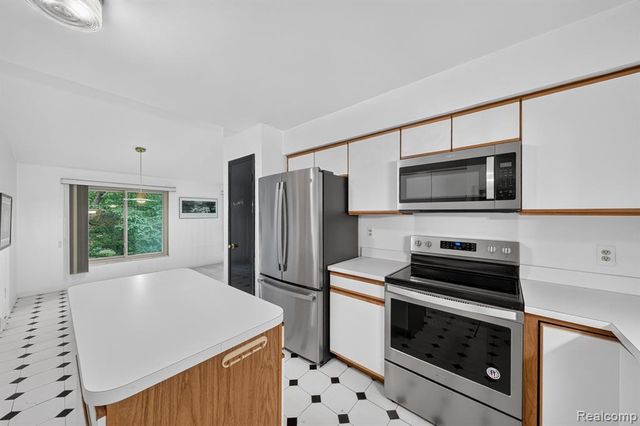 1245 Derby Road 7, Birmingham, MI 48009