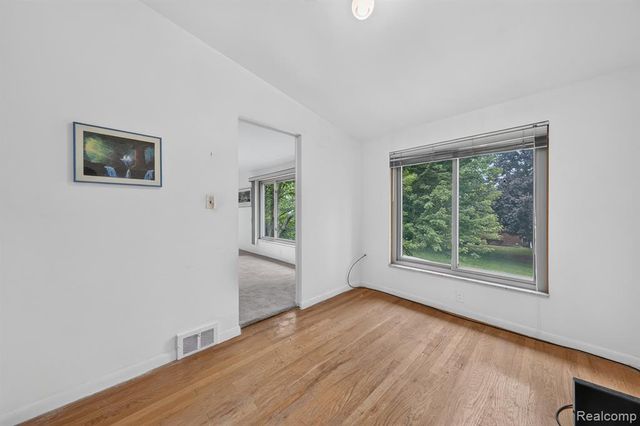 1245 Derby Road 7, Birmingham, MI 48009