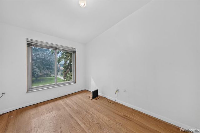 1245 Derby Road 7, Birmingham, MI 48009