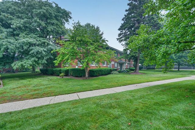 1245 Derby Road 7, Birmingham, MI 48009