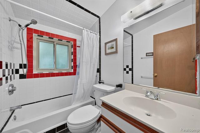 1245 Derby Road 7, Birmingham, MI 48009