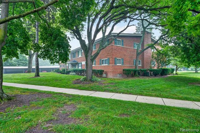 1245 Derby Road 7, Birmingham, MI 48009