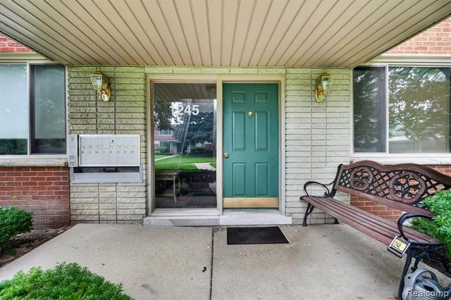 1245 Derby Road 7, Birmingham, MI 48009