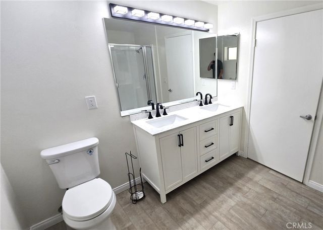 7551 Jordan Avenue 104, Canoga Park, CA 91303
