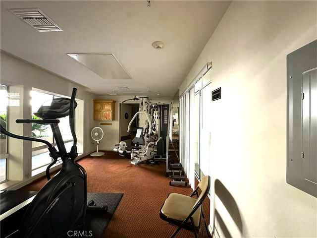 7551 Jordan Avenue 104, Canoga Park, CA 91303