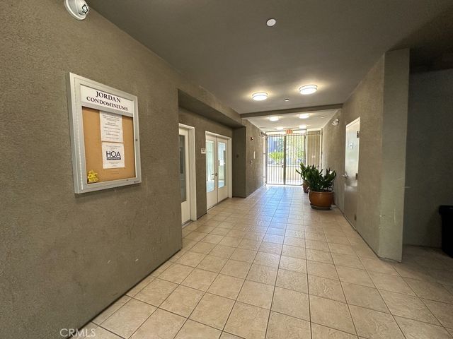 7551 Jordan Avenue 104, Canoga Park, CA 91303