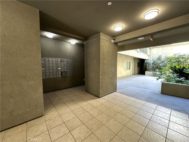 7551 Jordan Avenue 104, Canoga Park, CA 91303