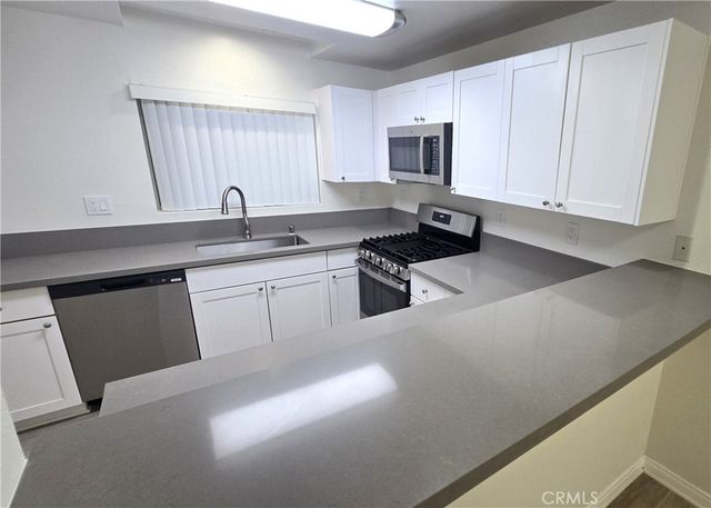 7551 Jordan Avenue 104, Canoga Park, CA 91303