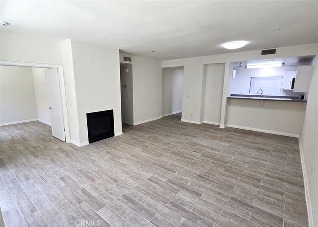 7551 Jordan Avenue 104, Canoga Park, CA 91303