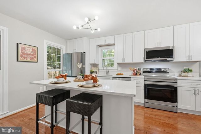 6364 BUFFIE CT, Burke, VA 22015
