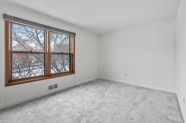 232 3rd Avenue NE, Minneapolis, MN 55413