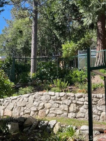 23663 Lake, Crestline, CA 92325