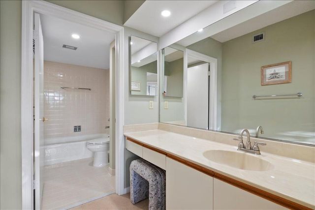 143 Bay Colony Drive N Penthouse, Juno Beach, FL 33408