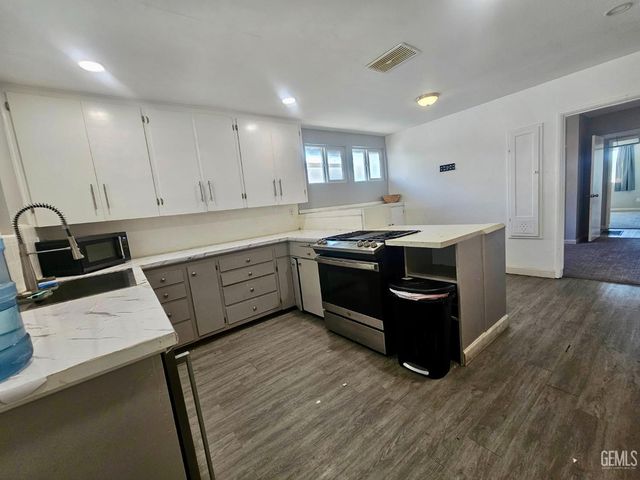 1650 Camino Sierra, Bakersfield, CA 93306