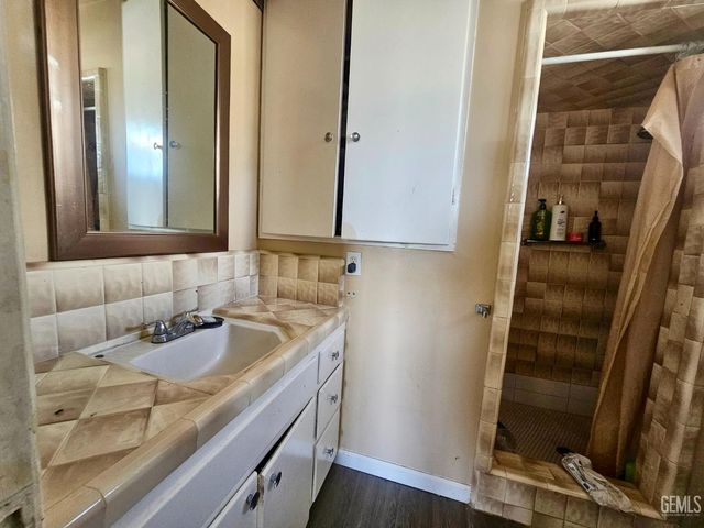 1650 Camino Sierra, Bakersfield, CA 93306