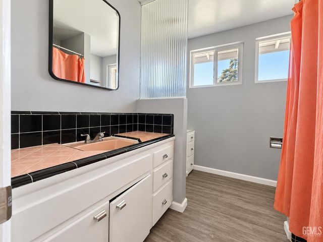 1650 Camino Sierra, Bakersfield, CA 93306
