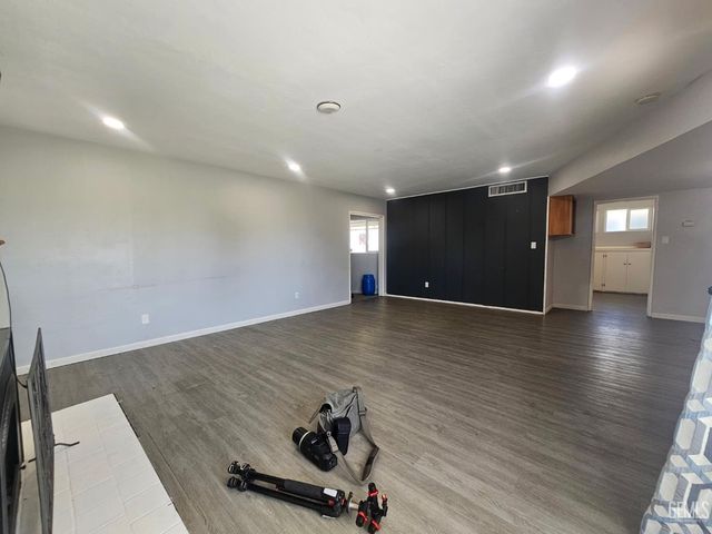 1650 Camino Sierra, Bakersfield, CA 93306