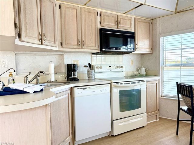 523 Cheetah DR # 523, Naples, FL 34114