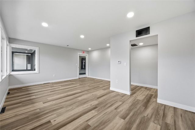 4245 1st Avenue SE A, Cedar Rapids, IA 52402