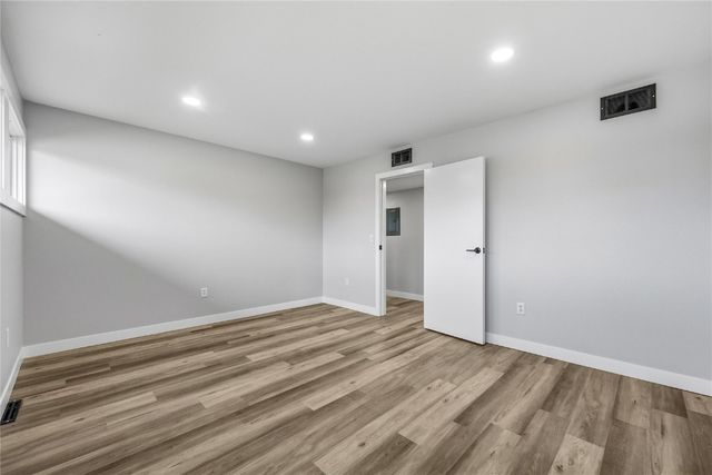 4245 1st Avenue SE A, Cedar Rapids, IA 52402