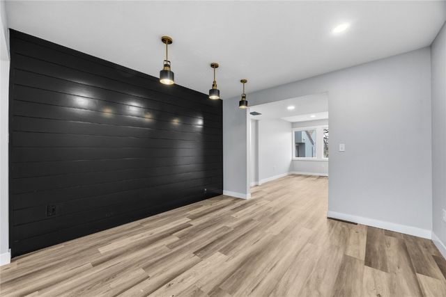 4245 1st Avenue SE A, Cedar Rapids, IA 52402