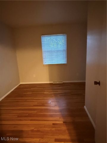 195 Surrey Lane, Canfield, OH 44406