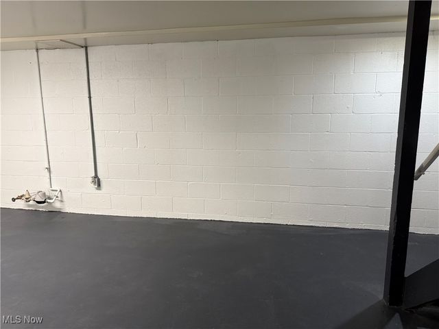 195 Surrey Lane, Canfield, OH 44406