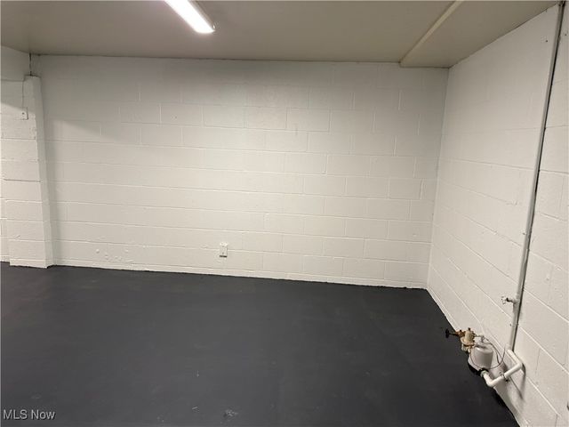 195 Surrey Lane, Canfield, OH 44406