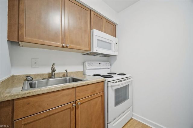 215 Brooke Ave Apt 311, Norfolk, VA 23510