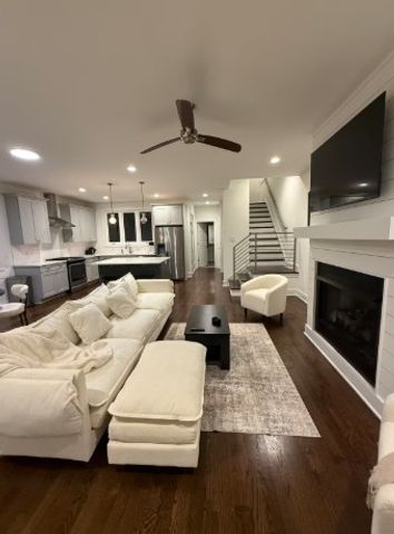 1114B 2nd Ave, S, Nashville, TN 37210