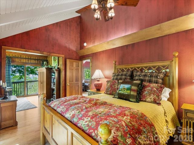 121 Ivy Ridge Road, Burnsville, NC 28714