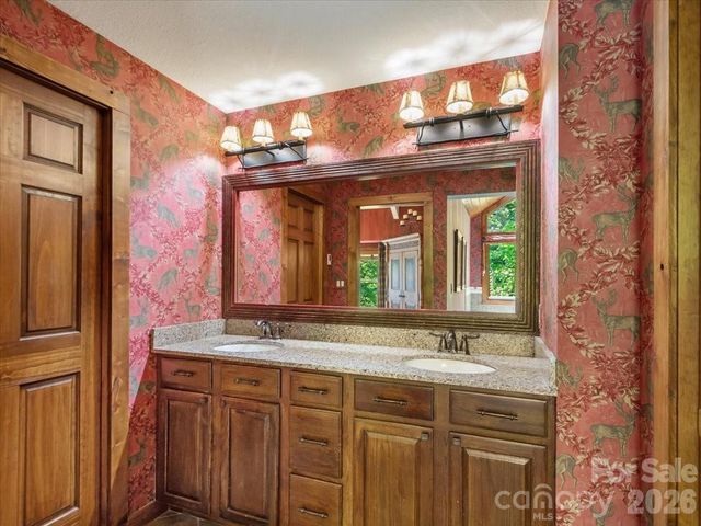 121 Ivy Ridge Road, Burnsville, NC 28714