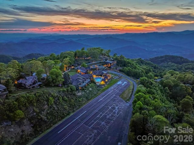 121 Ivy Ridge Road, Burnsville, NC 28714