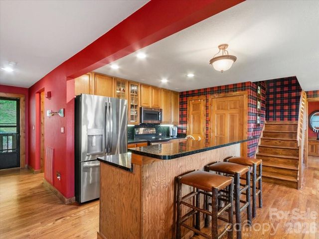 121 Ivy Ridge Road, Burnsville, NC 28714