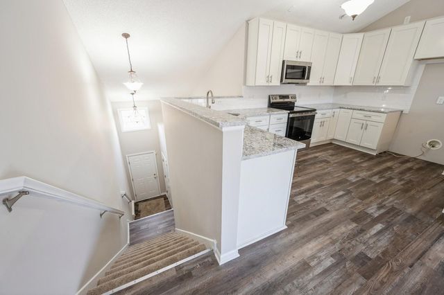 7615 Elm Grove Avenue 612, New Hope, MN 55428