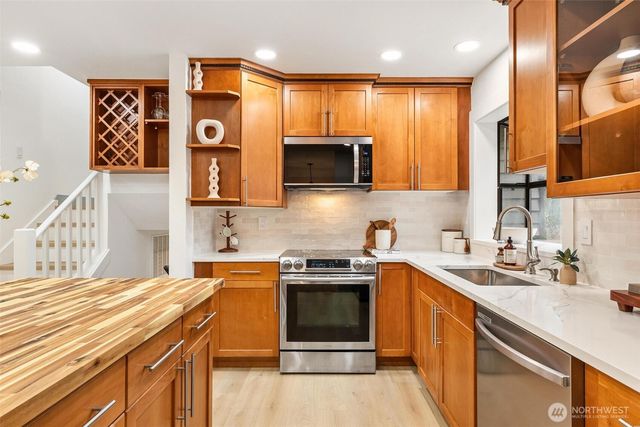 6714 161st Street NW, Stanwood, WA 98292