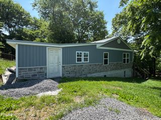 305 Augusta Ave, Maryville, TN 37804