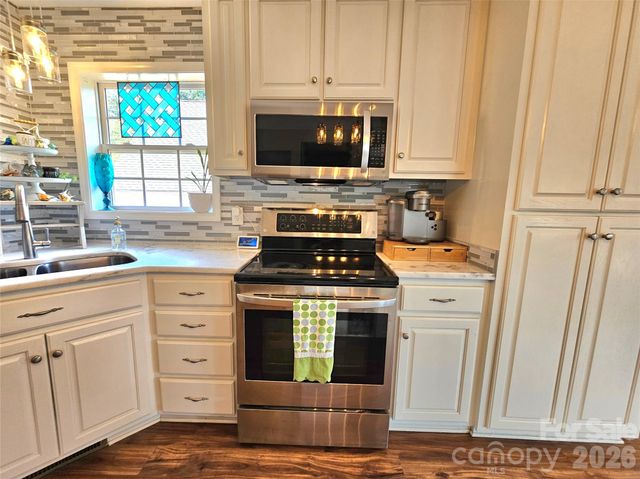 3526 Pinehaven Drive, New London, NC 28127