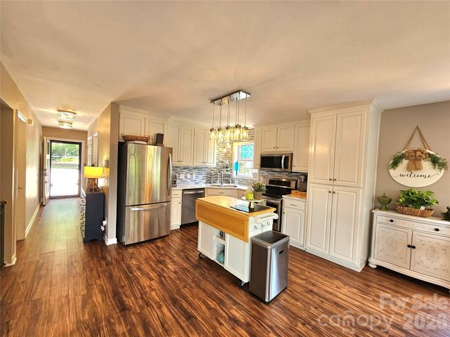 3526 Pinehaven Drive, New London, NC 28127