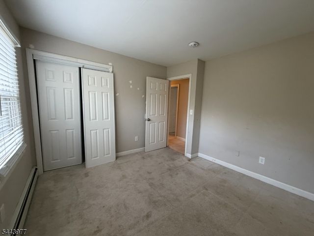 29 Billings Rd, Hopatcong Boro, NJ 07843