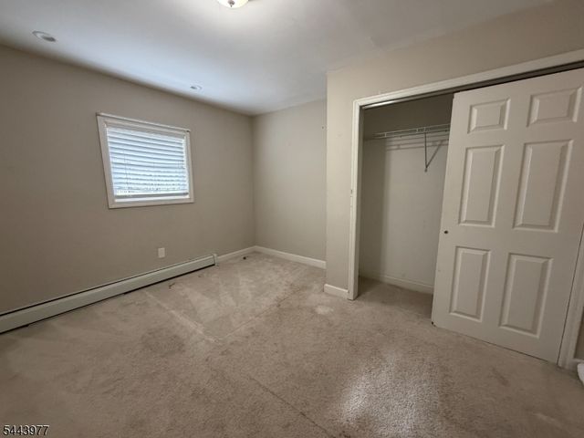 29 Billings Rd, Hopatcong Boro, NJ 07843