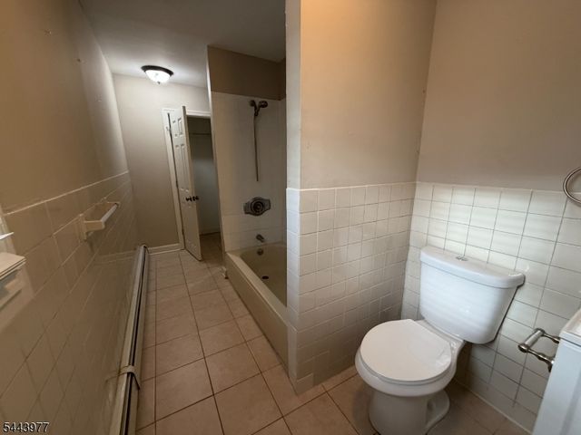 29 Billings Rd, Hopatcong Boro, NJ 07843