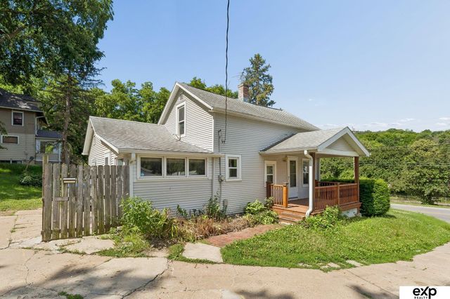 2433 N Broadway Street, Council Bluffs, IA 51503