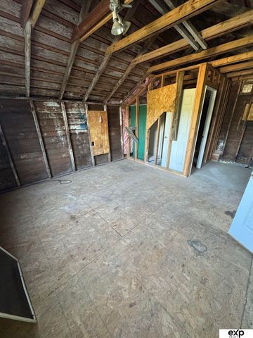 2433 N Broadway Street, Council Bluffs, IA 51503