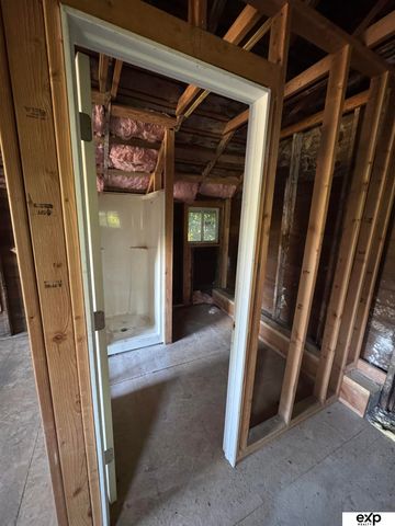 2433 N Broadway Street, Council Bluffs, IA 51503