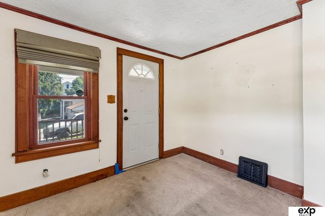 2433 N Broadway Street, Council Bluffs, IA 51503