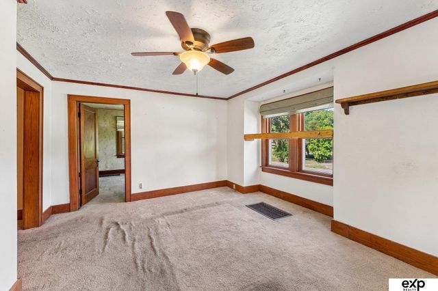 2433 N Broadway Street, Council Bluffs, IA 51503